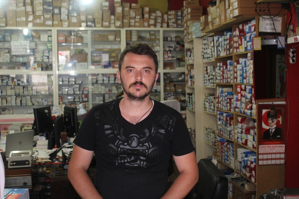 (Özel Haber) Yaşlı Adam Gündüz Vakti Dükkandan Motoru Böyle Çaldı