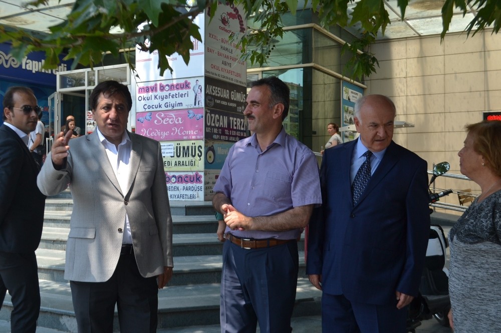 Vali Küçük Avmyi İnceledi