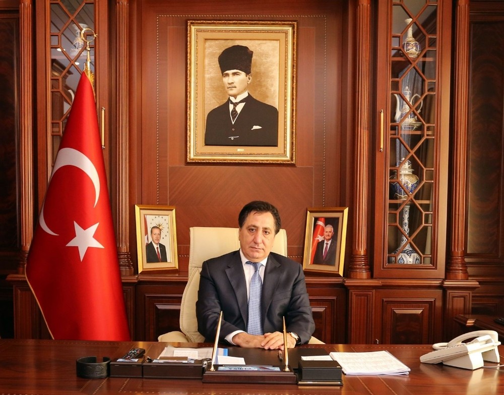 Valinin Adını Kullanarak Yardım İsteyen Dolandırıcılara Dikkat