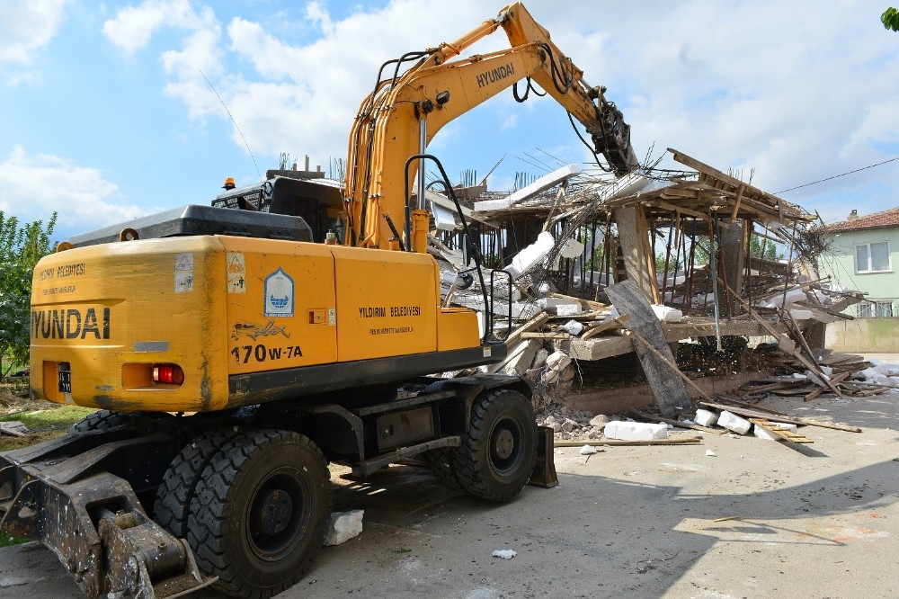 Yıldırımda Kaçak Yapıya Geçit Yok