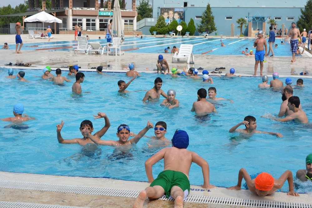 Yüzme Havuzlarında Yaz Yoğunluğu
