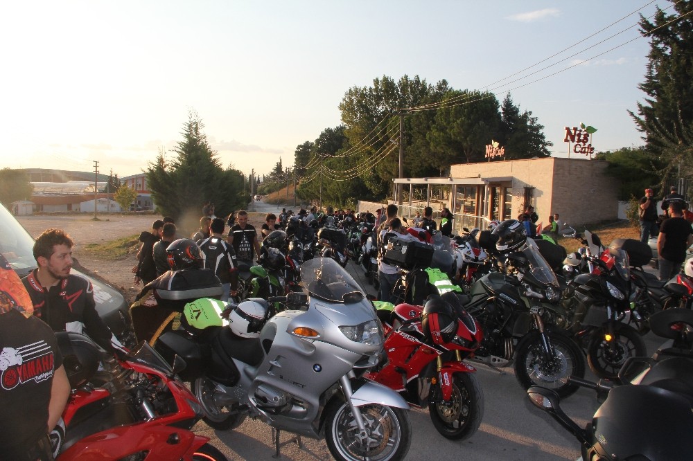 200 Motorcu Şehir Turu Atarak 30 Ağustos Zafer Bayramını Kutladı