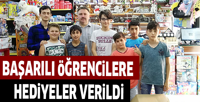 BAŞARILI öĞRENCiLERE HEDiYELER VERiLDi