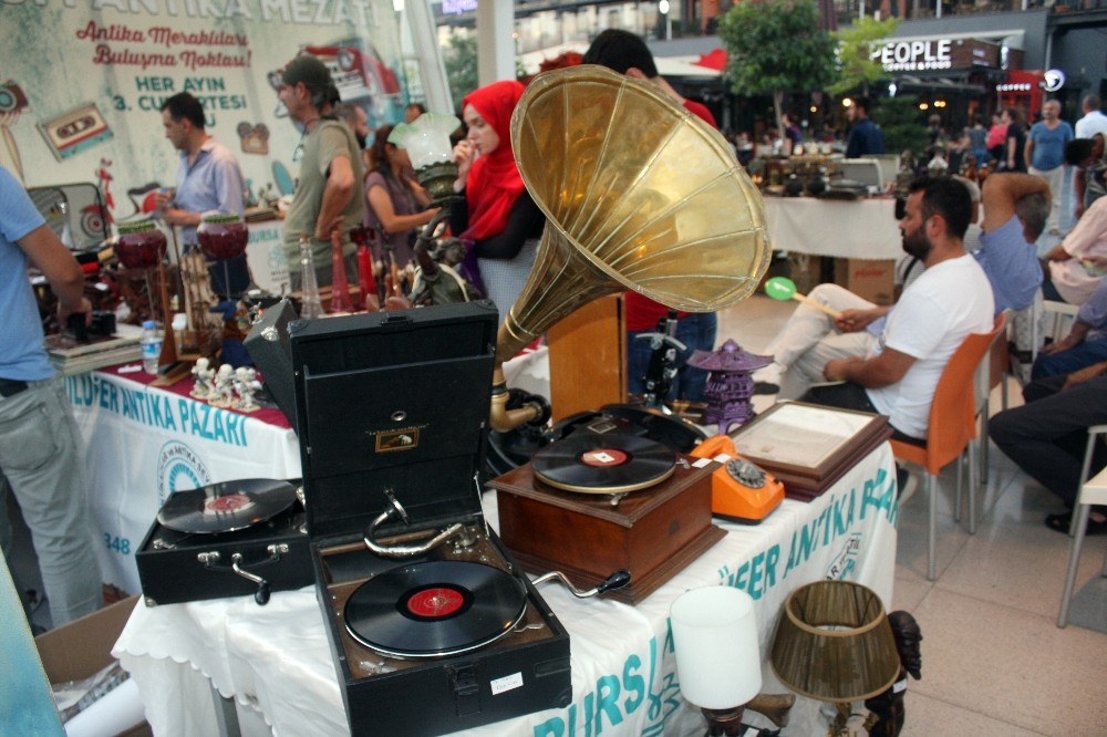 Antika Severler Antika Eşya Mezatında Buluştu