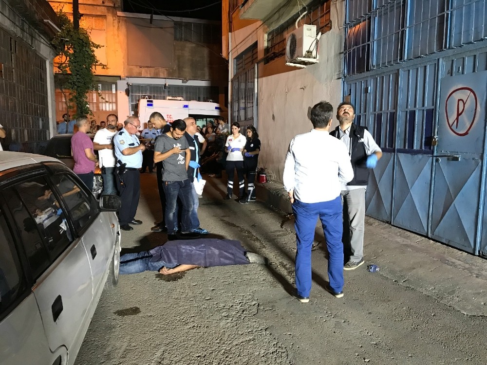 Apartmanın Terasından Bir Kişi Hayatını Klaybetti