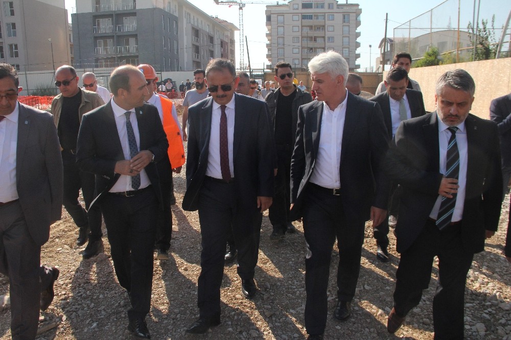 Bakan Özhaseki: “İstanbulda Muhtemel Bir Depremde 250-300 Milyar Liralık Bela Kapıda Bekliyor”