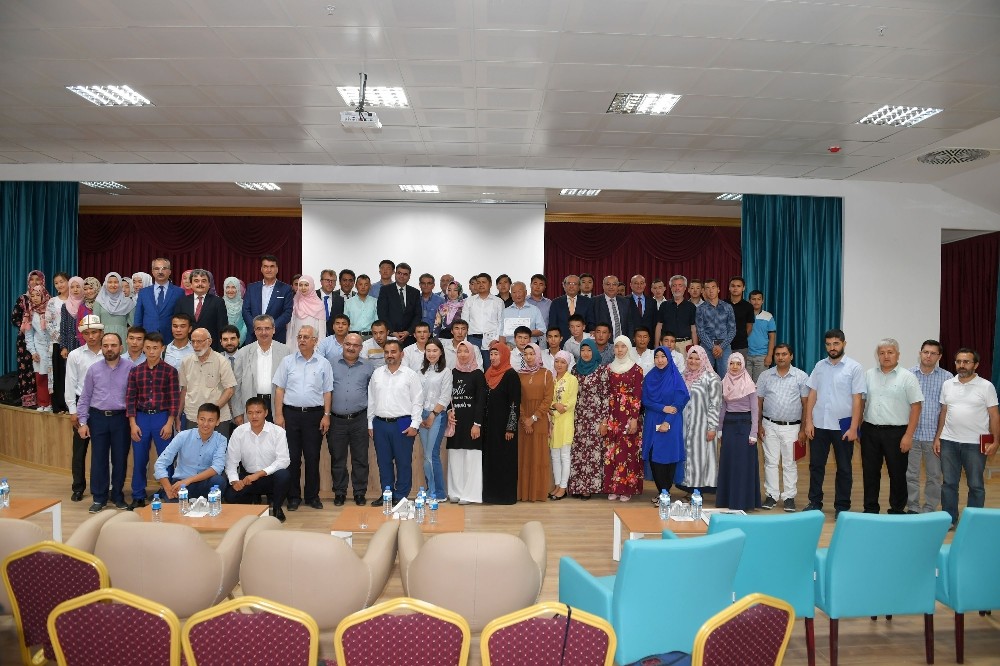 Bakan Yardımcısı Erdem, Kırgızları Fetö Okulları Konusunda Uyardı