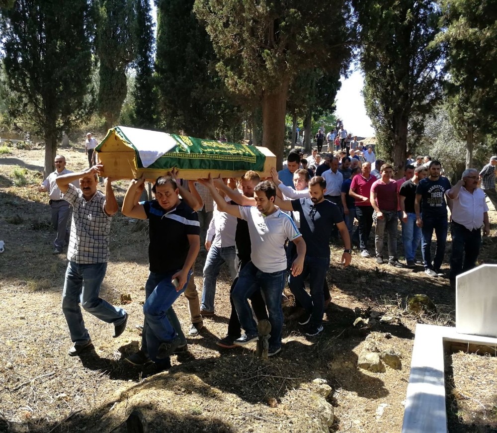 Bursada Çıkan Yangında Hayatını Kaybeden Çocuk Defnedildi