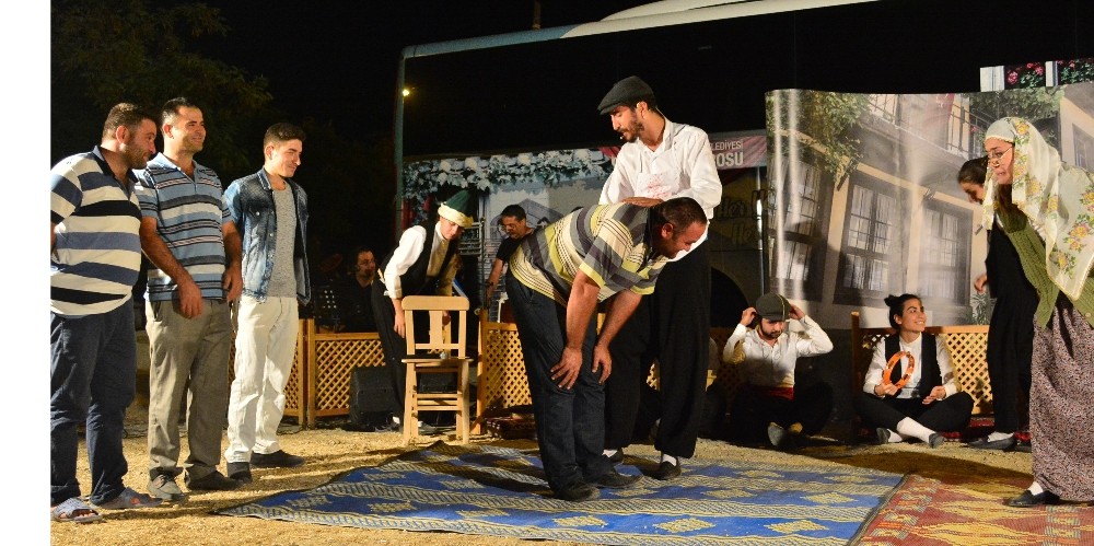 ‘Çemberimde Gül Oya Güldürmeye Devam Ediyor