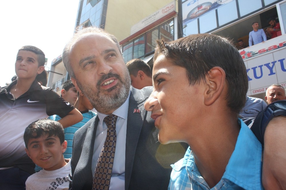 Doğubayazıt Sokaklarında İnegöl Rüzgarı