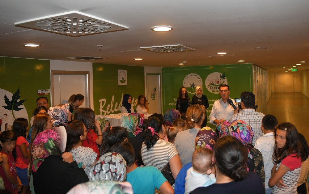 Dündardan Çocuklara Bayram Hediyesi