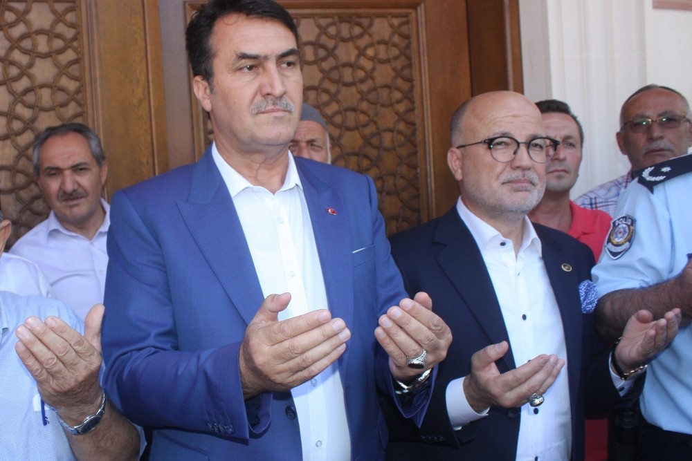 Emeke Yeni Meydan Ve Mescit