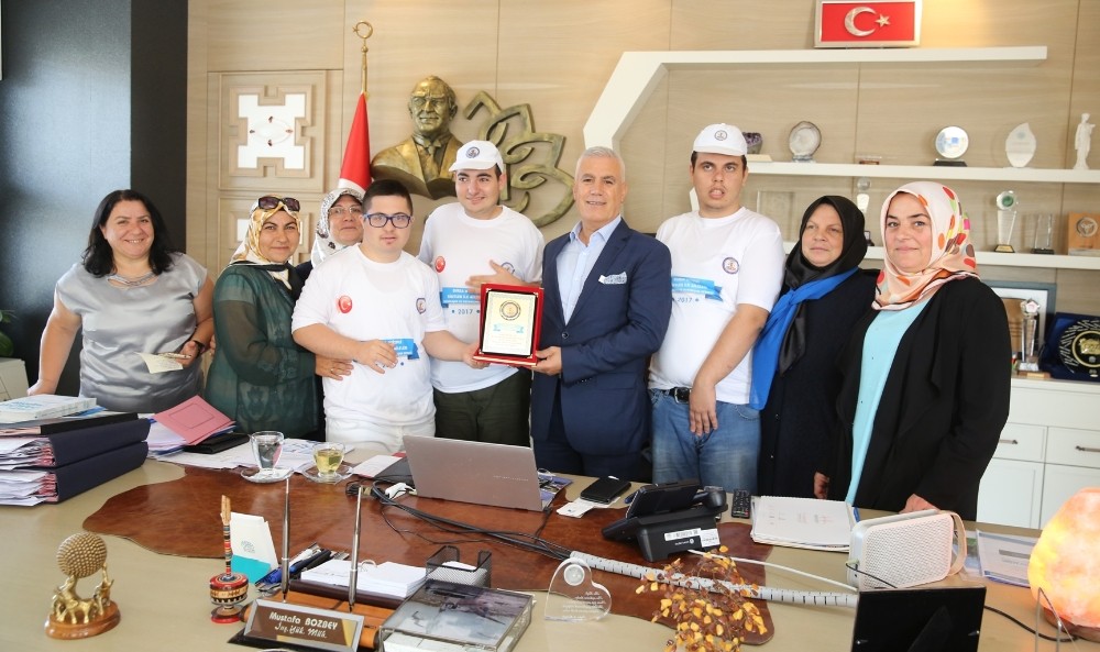 Engellilerden Bozbeye Teşekkür