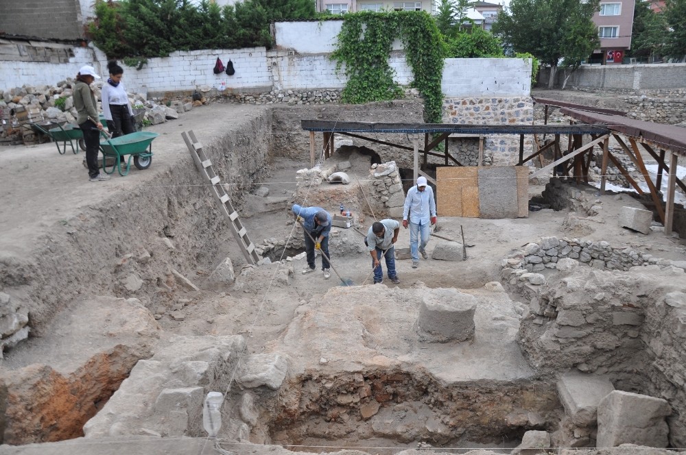 İznikte İki Tarihi Çini Fırını Bulundu