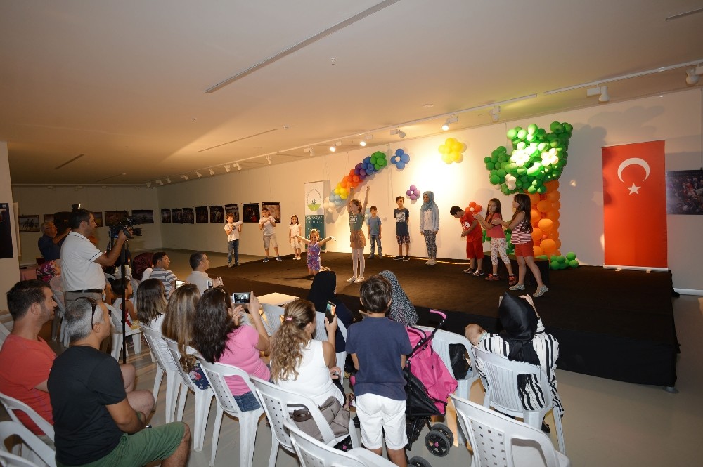 Minik Oyuncular Sertifikalarını Aldı