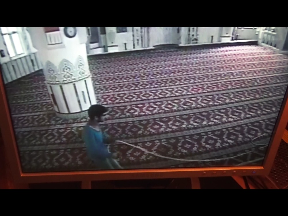 (Özel Haber) Vicdansız Cami Hırsızı Kameraya Böyle Yakalandı…