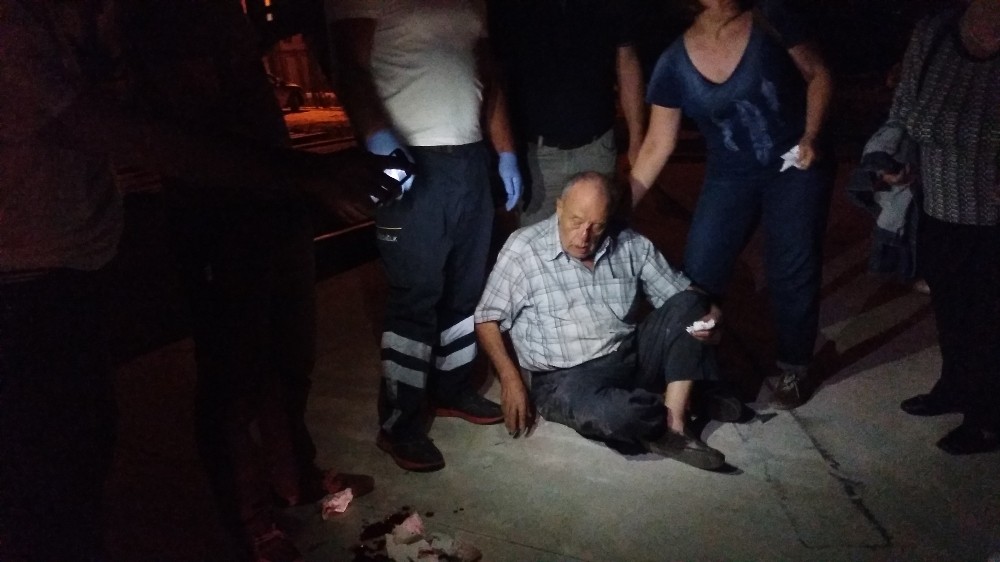 Sahile Bırakılan Demir Yaşlı Adamı Canından Ediyordu