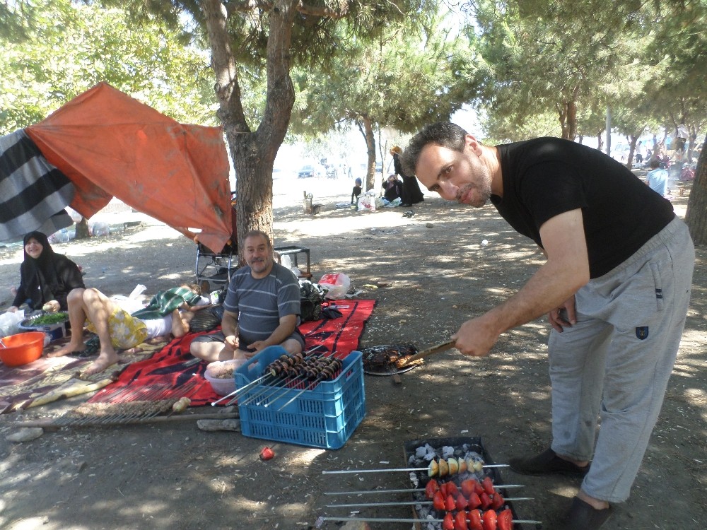 Suriyeli Muhacirler Piknikte Buluştu