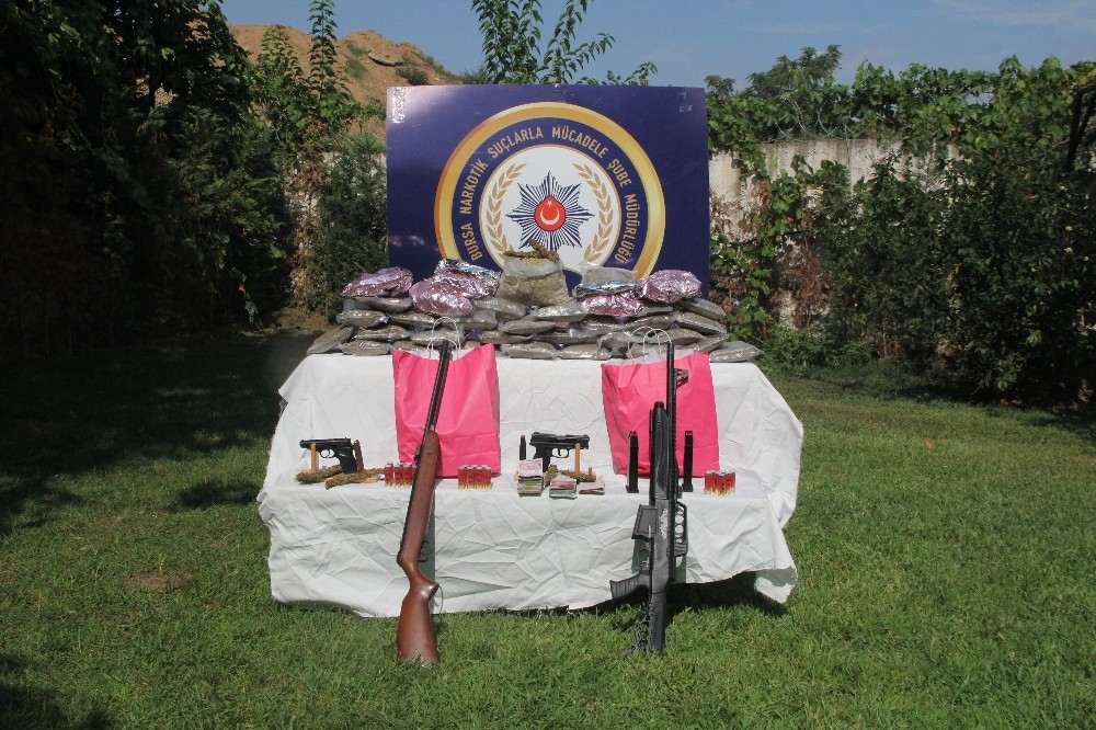 Uyuşturucu Siparişlerini İlaç Gibi Alıp, Hediye Paketleri Halinde Gönderen Çete Çökertildi