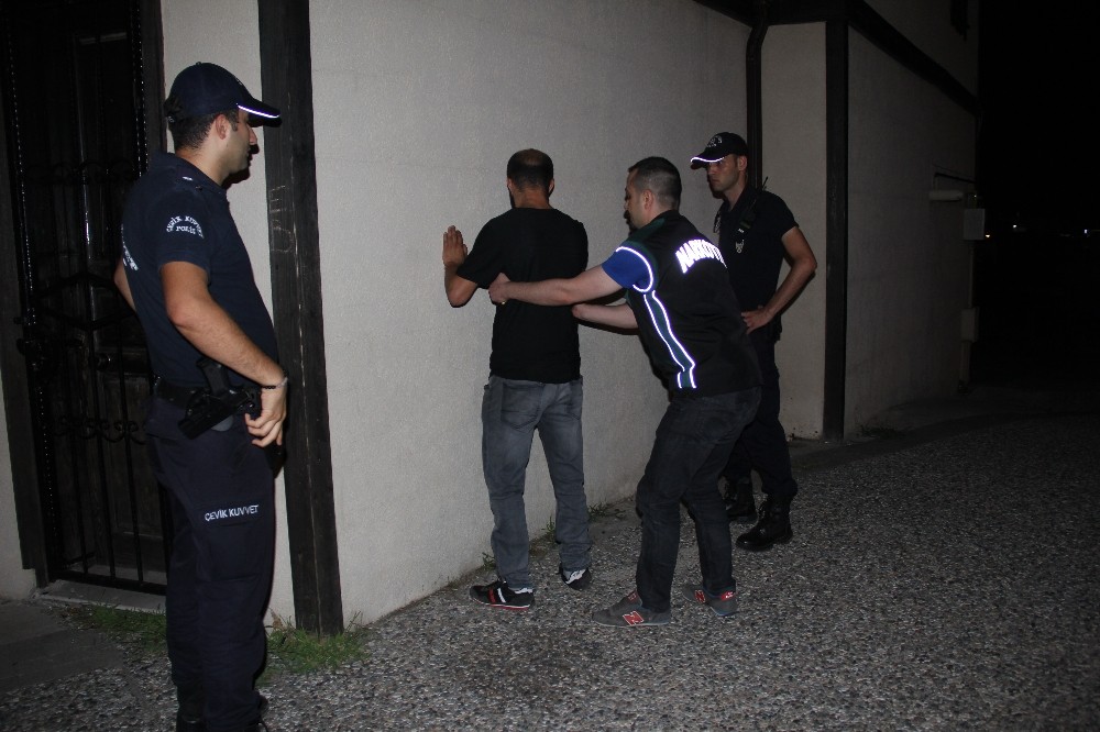 Uyuşturucunun Yaygın Olduğu Mahallelere Polis Baskını