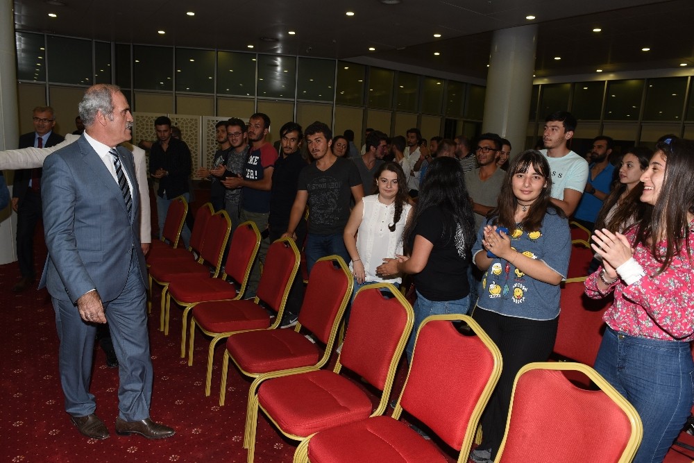 Altepe Gençlerle Tecrübelerini Paylaştı