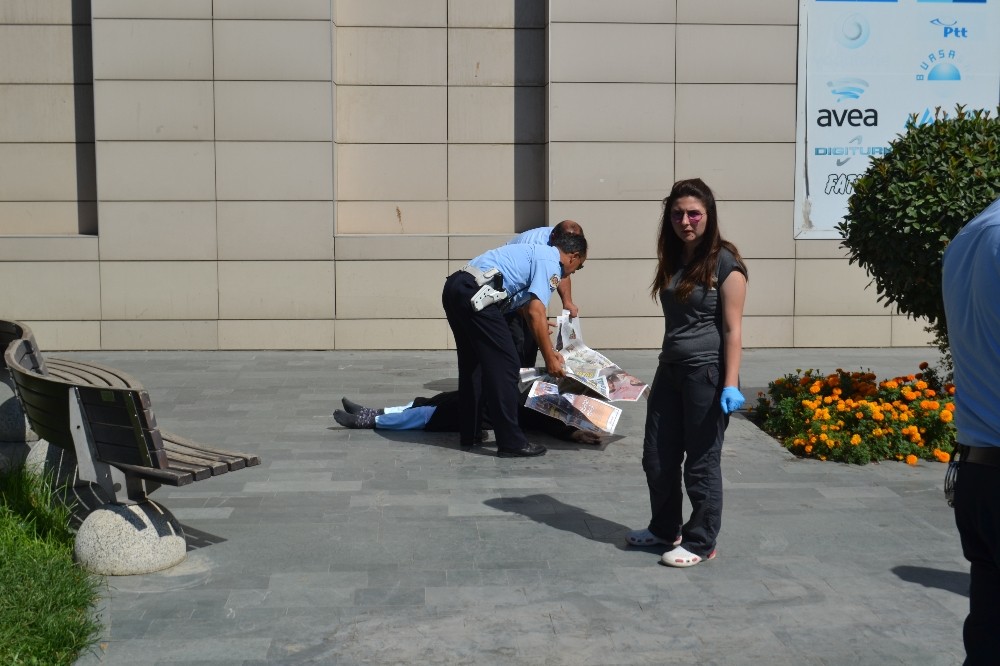 Avmden Düşen Yaşlı Kadın Hayatını Kaybetti