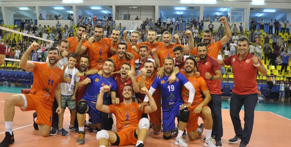 Balkan Cupta Şampiyon İnegöl Belediyespor