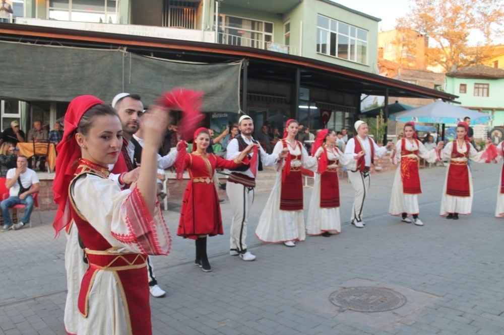 Belediye Başkanına Müzik Aleti Çaldırdılar