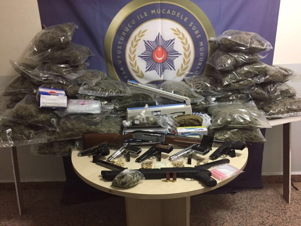 Bursa Polisinden Uyuşturucu Satıcılarına Ağır Darbe