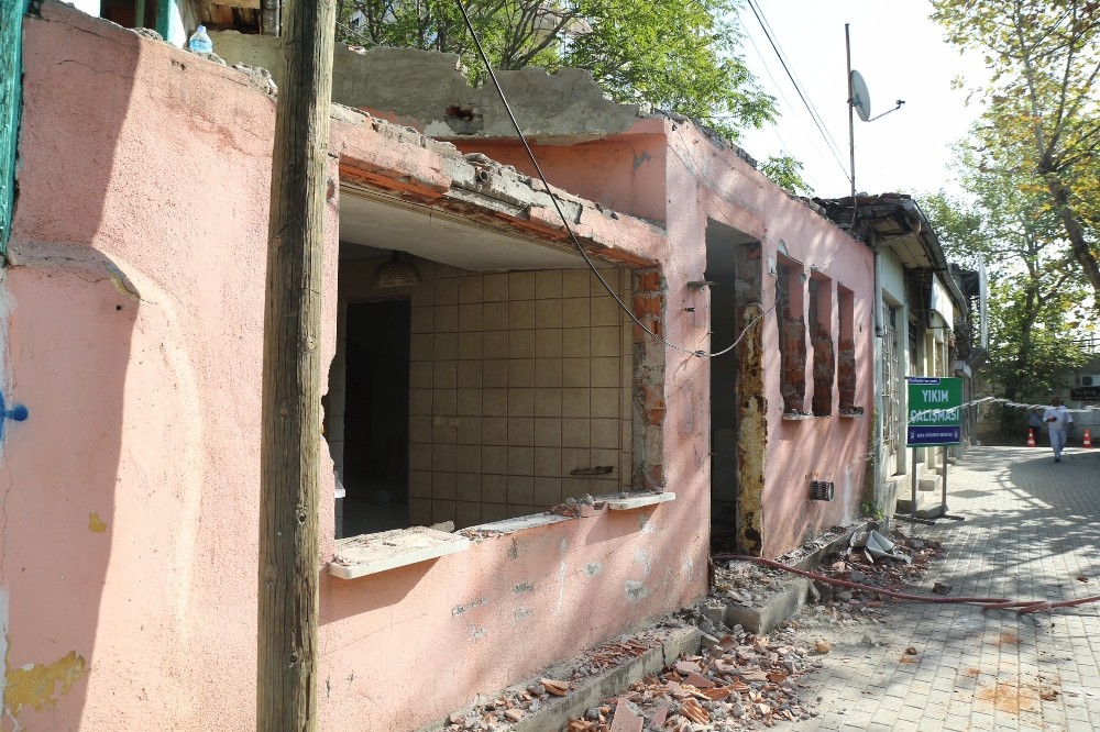 Bursada Yapı Stoğu Yıkımlarla Güçleniyor