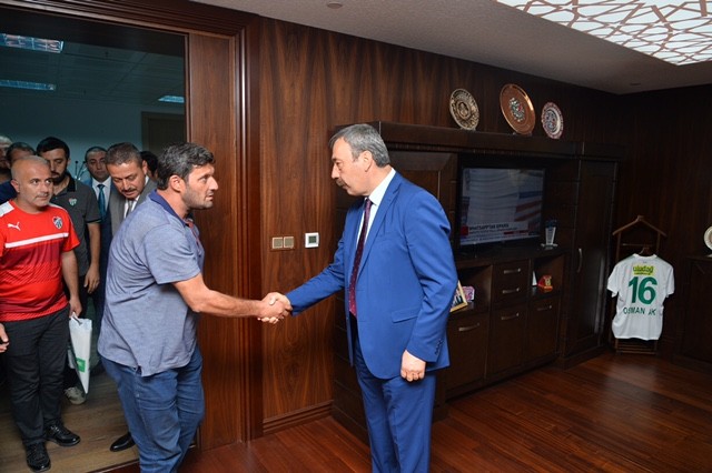 Bursaspor Taraftarlarından Yeni Emniyet Müdürüne Ziyaret