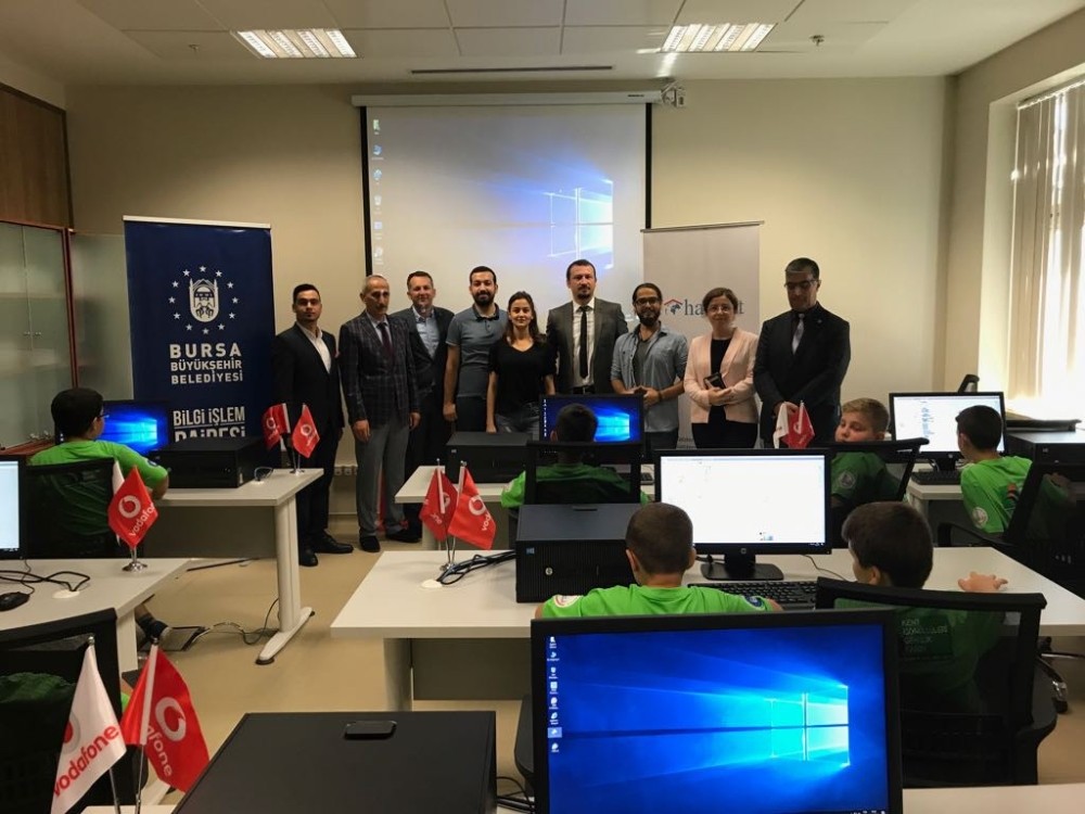 Büyükşehirden Kent Gönüllülerine Kodlama Eğitimi