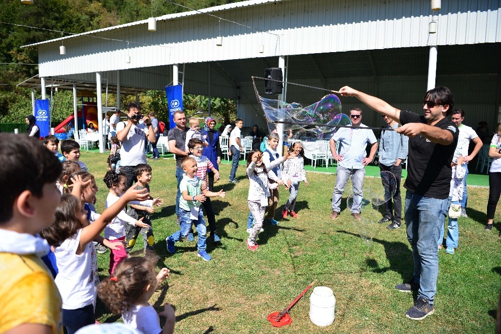 Çocuklar Dünyayı Kurtardı