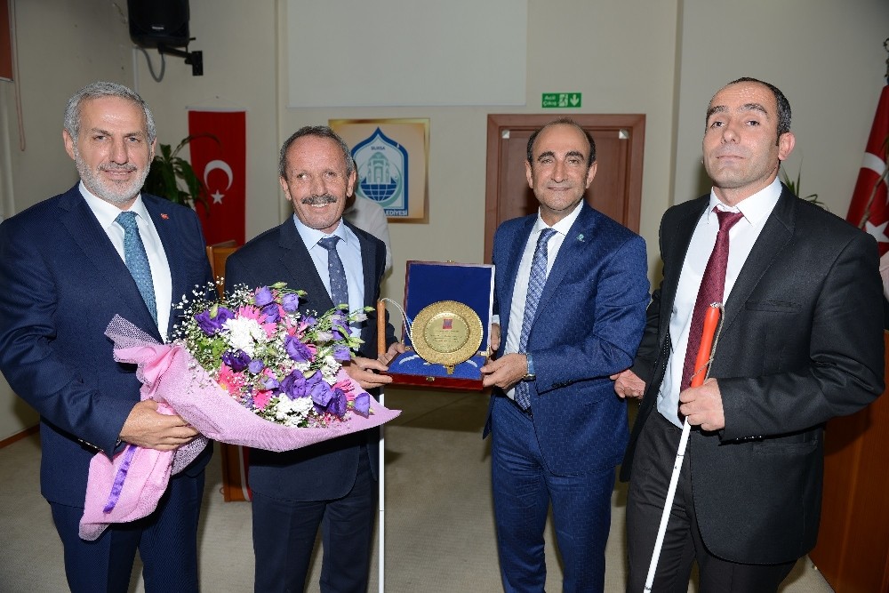 Edebali Başarılı Sporcuları Ödüllendirdi