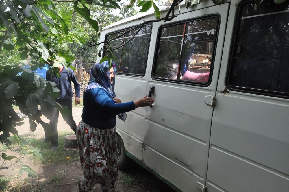 Hurda Minibüste Hayatta Kalma Savaşı