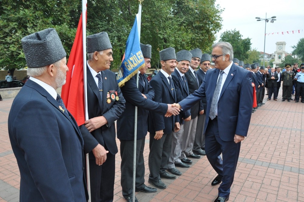 İnegölde Kurtuluş Coşkusu