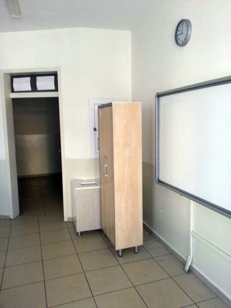 Minik Öğrenci 2 Metrelik Dolabın Altında Kaldı