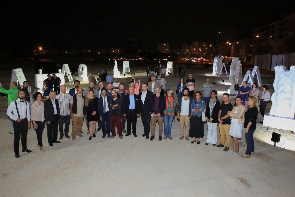 Nilüfere 9 Heykel Daha