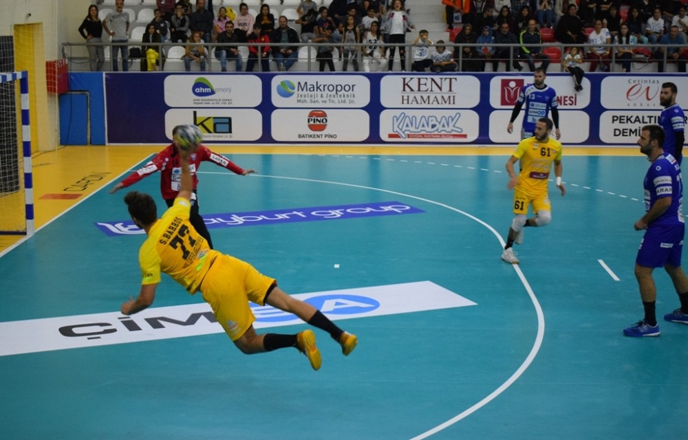 Nilüferli Hentbolcular Farkla Kazandı