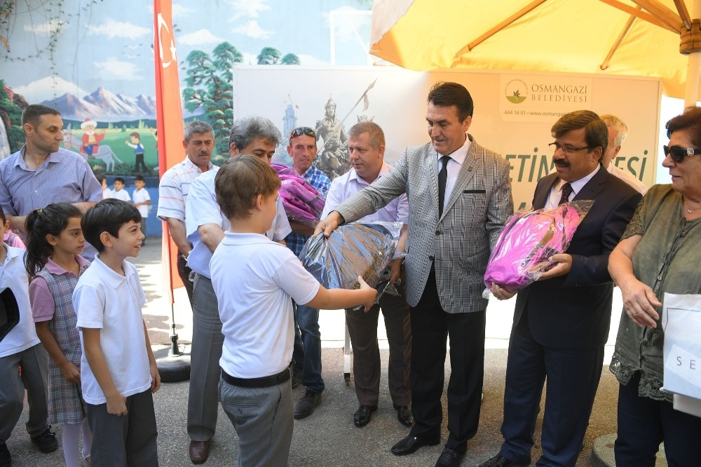 Öğrencilerin Kırtasiye Malzemeleri Osmangaziden