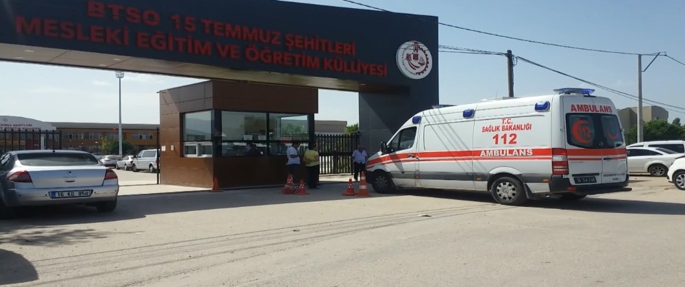 (Özel Haber) Lise Öğrencisi Arkadaşlarının Sıktığı Sprey Sonucu Alev Aldı