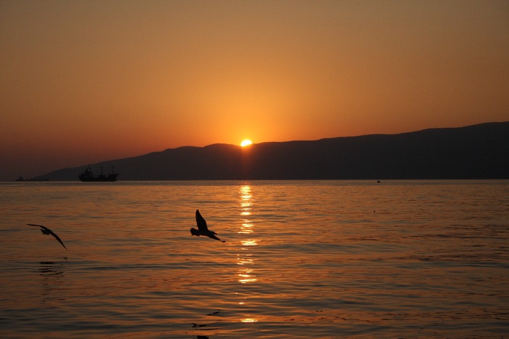 (Özel Haber) Sonbaharda Bursa Sahillerinde Gün Batımı Böyle Görüntülendi