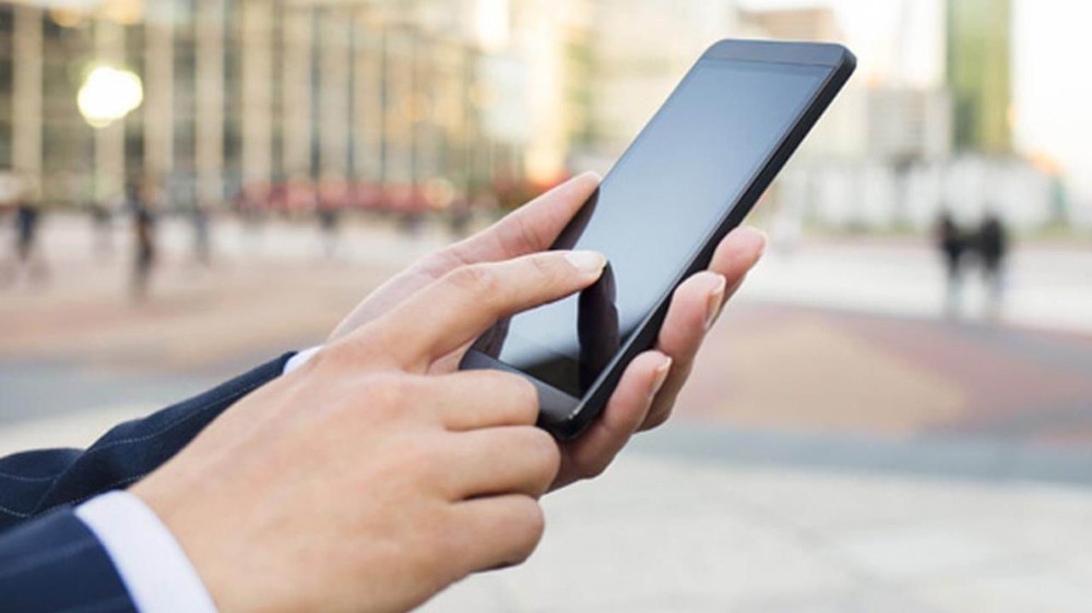 Telefon Ve Bilgisayar Kullanımı El Hastalıklarına Davetiye Çıkarıyor