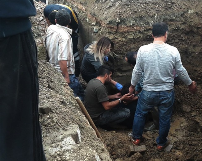TOPRAK YIĞININ ALTINDA  KALAN İŞÇİ KHAYATINI KAYBETTİ