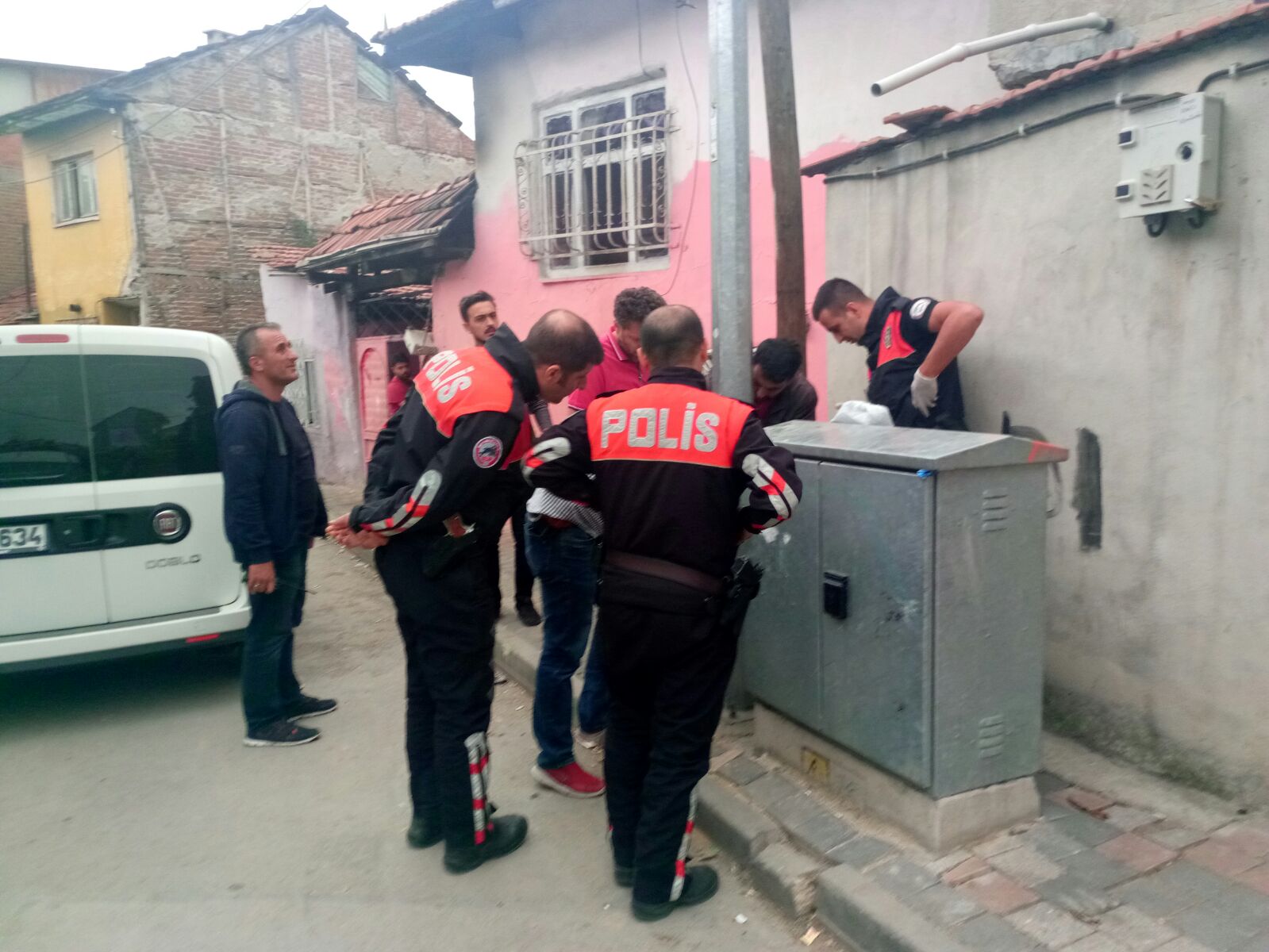 UYUŞTURUCU TACiRLERi TUTUKLANDI