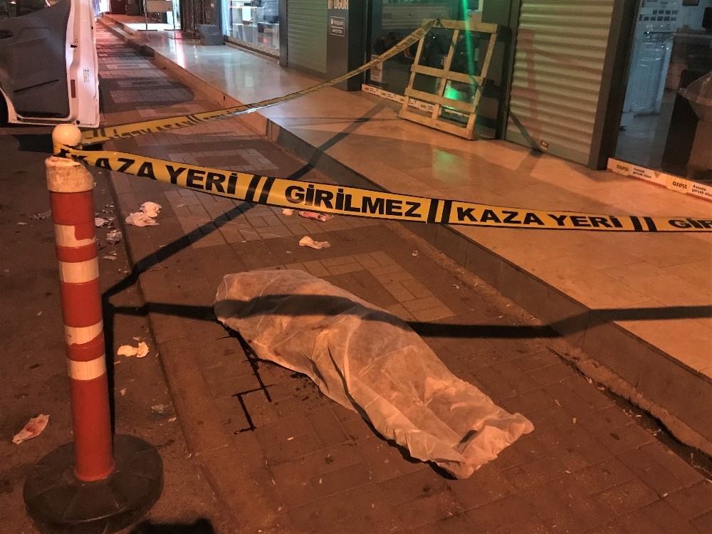 Ağabeylerinin Eve Kilitlediği Kız, Çarşaflarını Birbirine Bağlayıp Sevgilisine Kaçmak İsterken Canından Oldu