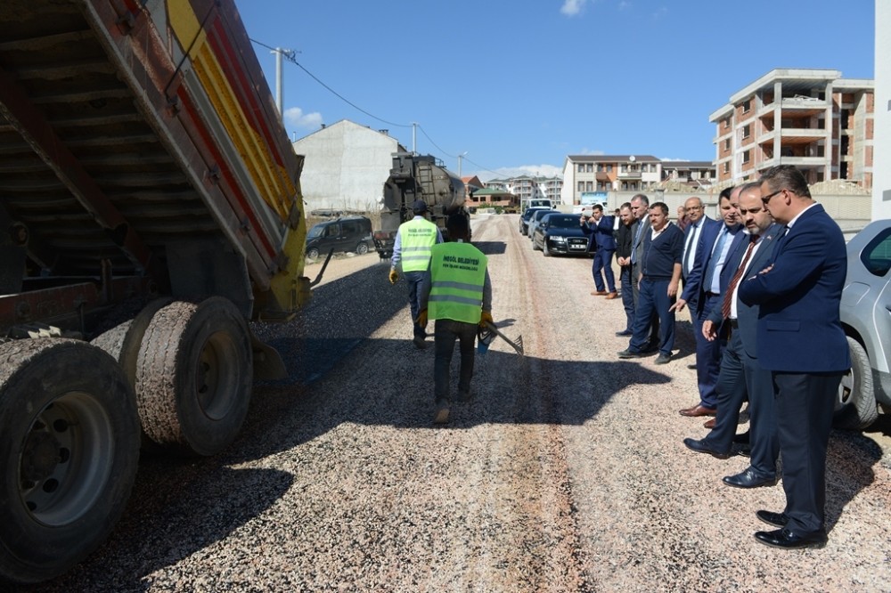 Alanyurtta Asfalt Çalışmaları Sürüyor