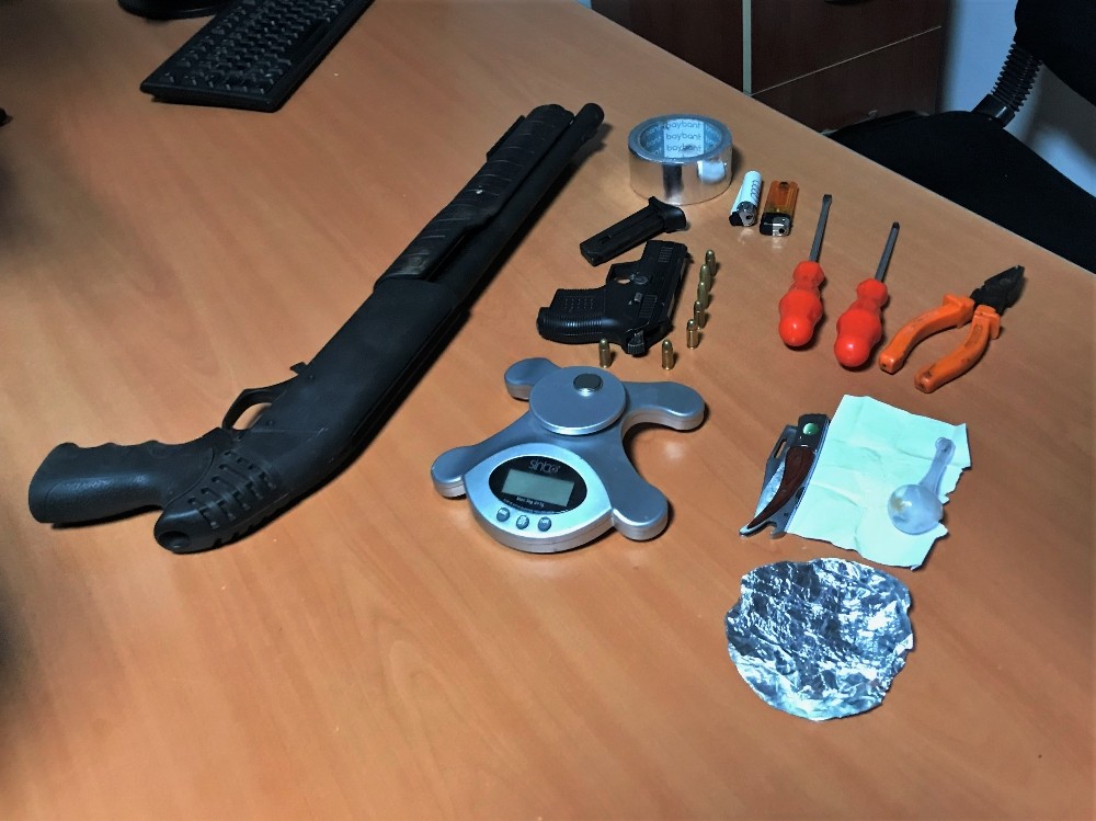 Aracın Motoruna Uyuşturucu Ve Hassas Terazi Saklamışlar