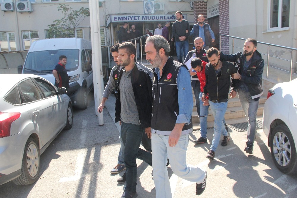 Bursa Merkezli Eş Zamanlı Uyuşturucu Operasyonunda 10 Kişi Yakalandı