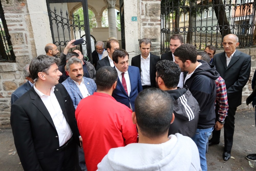 Bursa Valisi Fırında Ekmek Dağıttı